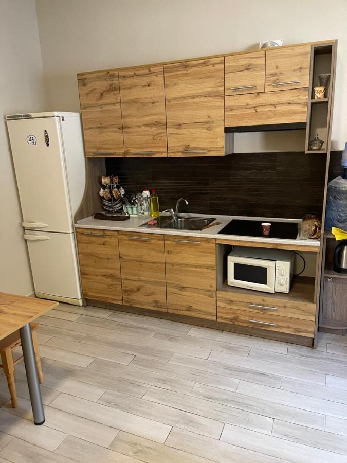 Hostel U Pottera Chernivtsi Bagian luar foto