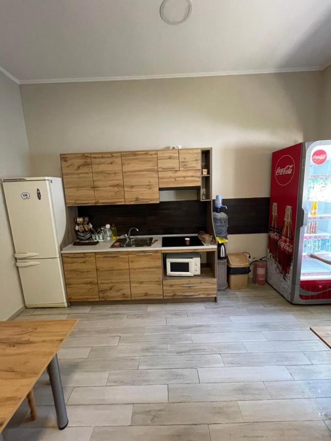 Hostel U Pottera Chernivtsi Bagian luar foto